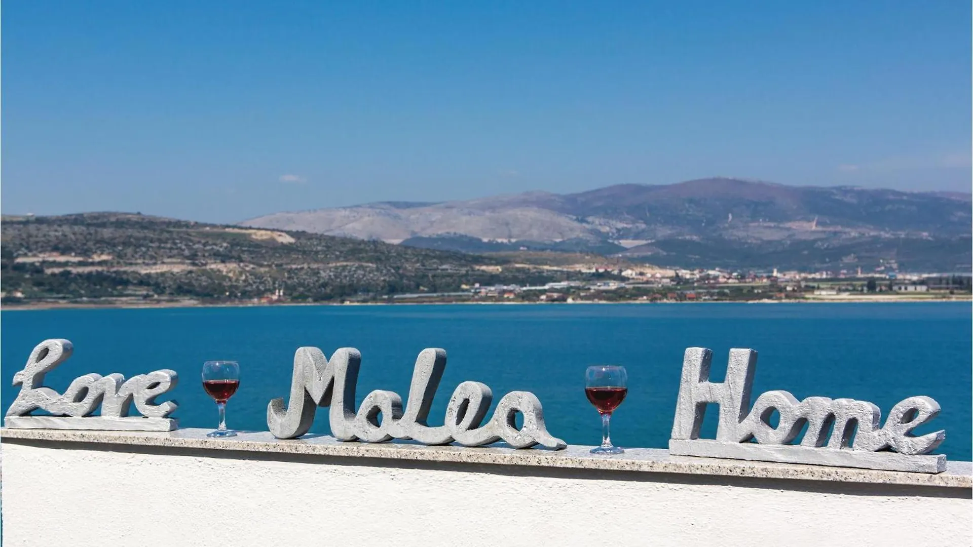 1 Bedroom Amazing Apartment In Trogir 0*,