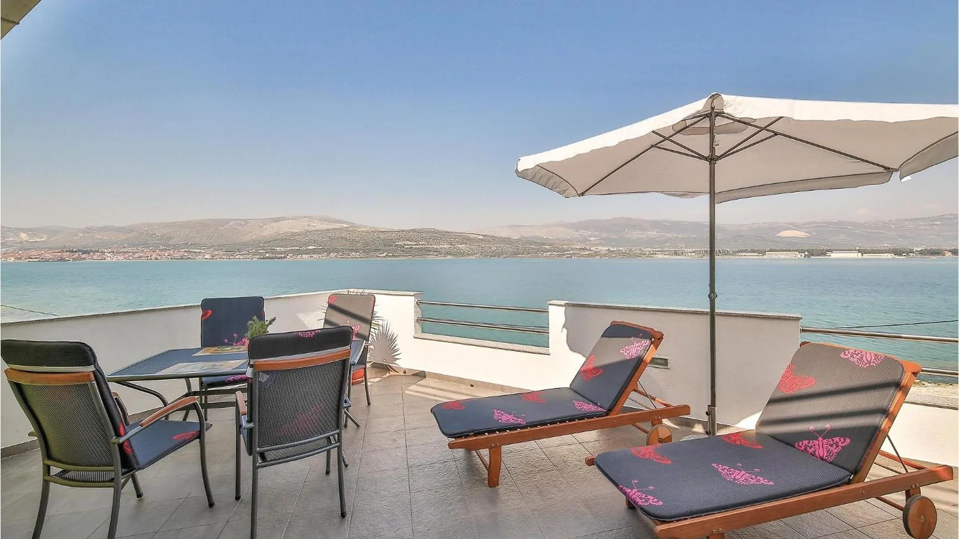 1 Bedroom Amazing Apartment In Trogir
