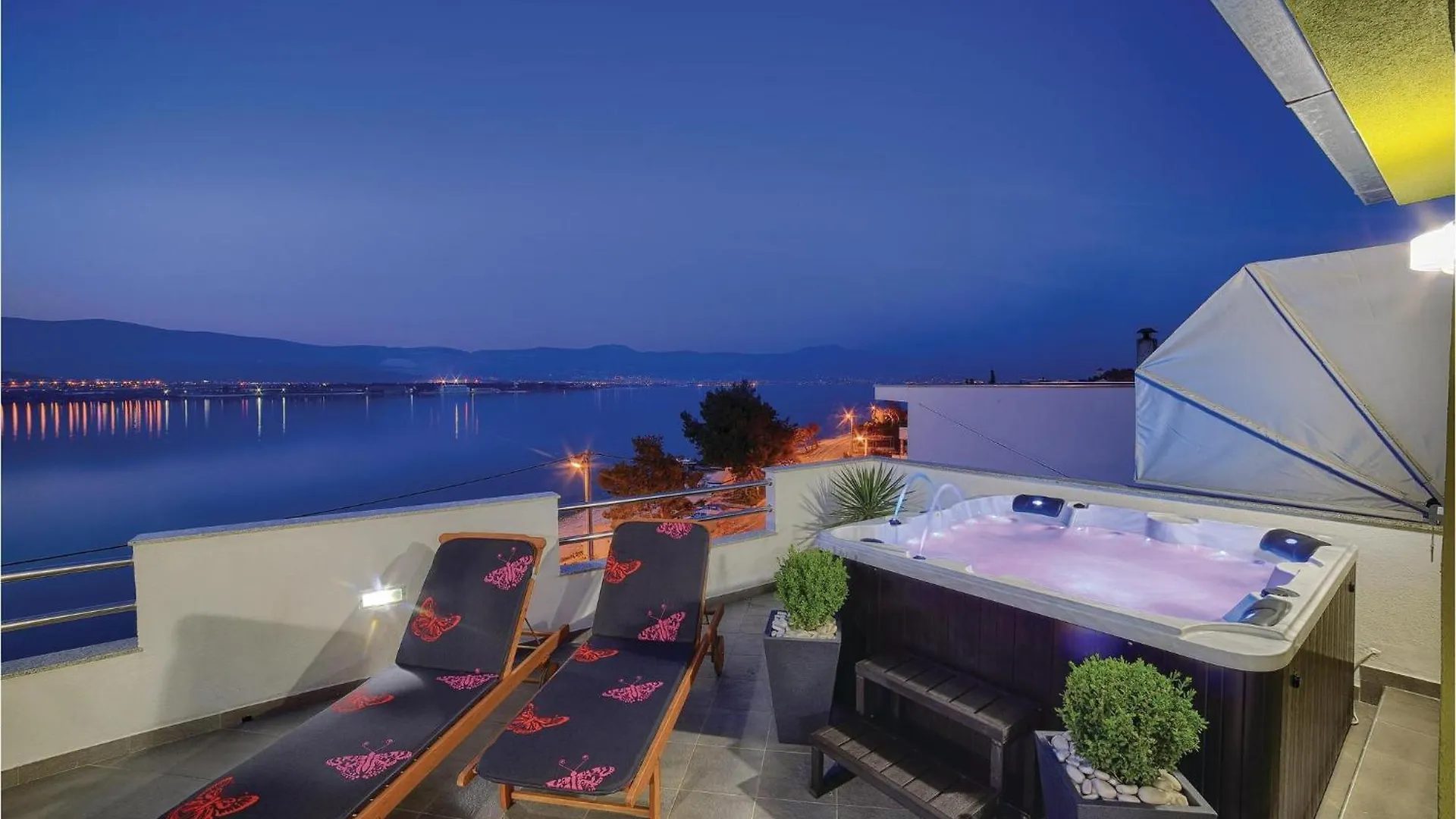1 Bedroom Amazing Apartment In Trogir