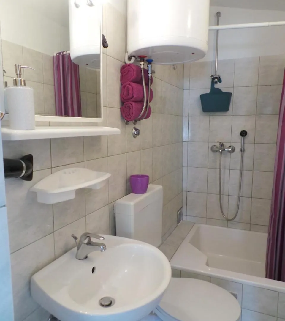 1 Bedroom Amazing Apartment In Trogir
